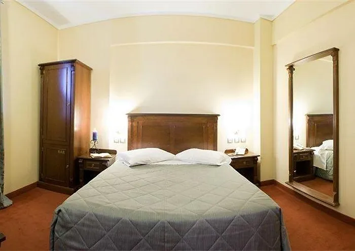 Perea Hotel *