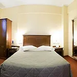 Perea Hotel *