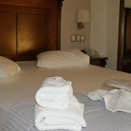 Perea Hotel *