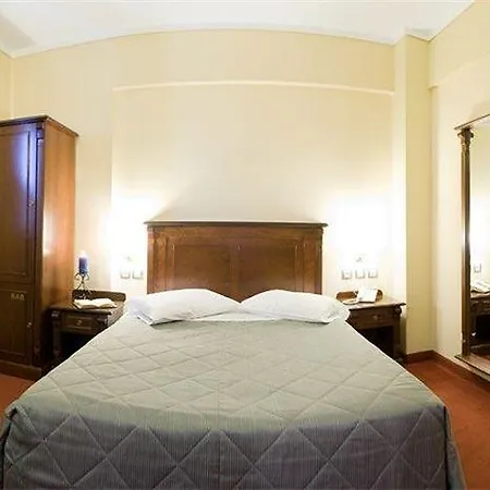 Perea Hotel *