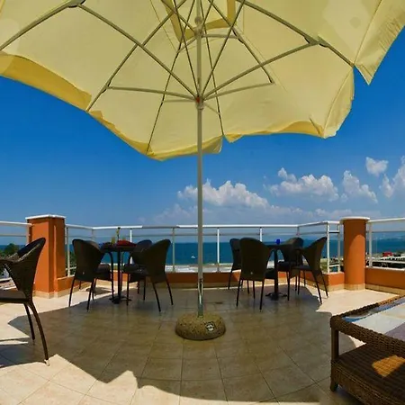 Perea Hotel *